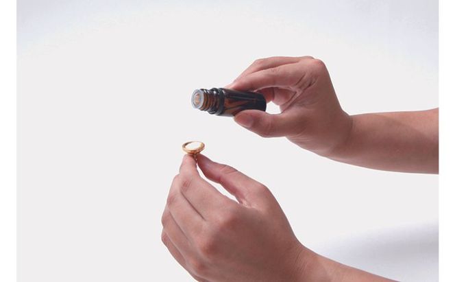 ～香りを纏う～  ALMA Aroma Pins 雑貨 ファッション アクセサリー ピンバッチ アロマオイル 持ち運び おしゃれ ジャケット お守り ボタン 