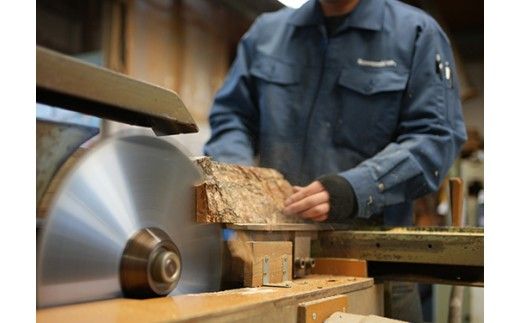 滋賀県伝統的工芸品認定　近江の数珠職人が手掛ける松と黒檀のブレスレット（大）【F015W】