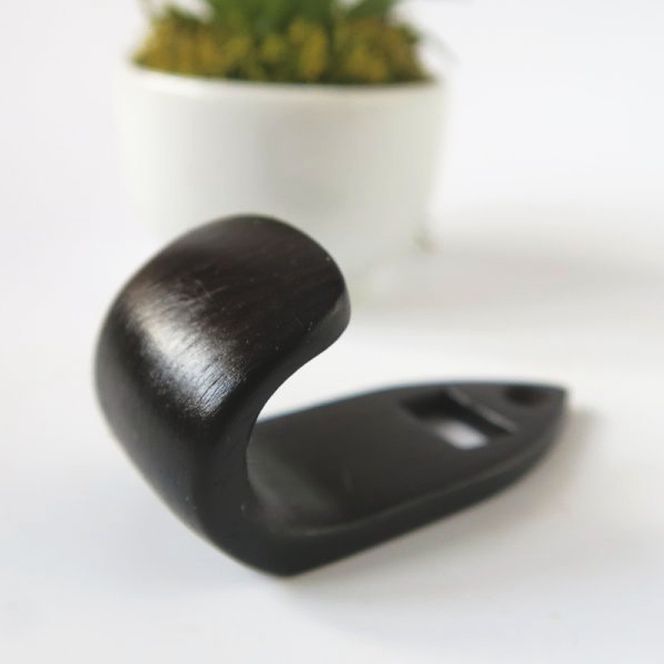 木製サムフック セルマー用 ［195S17］ 木製 サムフック 選べる 素材 シタン グラナディラ ボコーテ 肌触り 優しい素材 幅広い分野 黒色 硬い木 茶褐色 黄色 杢目 柔らかい木 管楽器用 愛知県 小牧市 送料無料