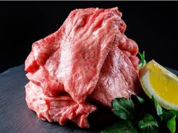 牛タン 厚切り 仙台名物 1000g (9～10人前) 仲卸厳選 | 厚さ8mm タン元 霜降り 牛肉 肉 焼肉 ステーキ 贈り物 ギフト お取り寄せ プレゼント お祝い お歳暮 お正月 クリスマス