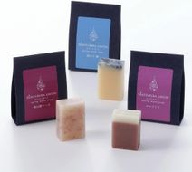 【マツリカサボン】 トライアル石けん 12ｇ×３種「 エイジングケア ・ 高保湿 セット」（ 奥出雲ローズ ・ ヤマブドウ ・ 酒かす椿 ）/ オーガニック せっけん 自然素材 石鹸 岡山 真庭 肌にやさしい こだわり 手作り 無添加 ハーブ セット ヤマブドウ 酒かす 椿 奥出雲 ローズ ミニサイズ お試し 年齢肌 詰め合わせ MATSURIKA SAVON 【savon009-01】