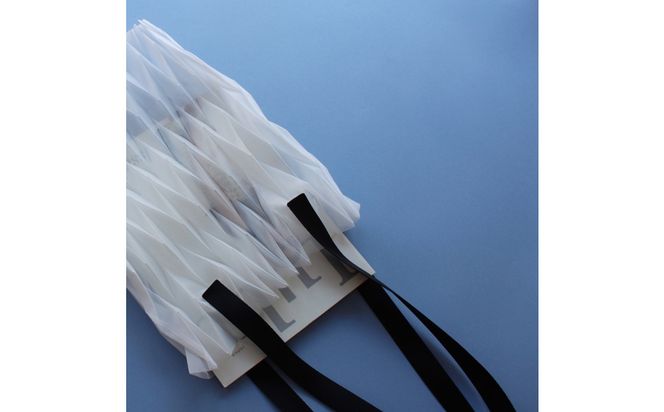 香川産プリーツバッグ・ヘリンボーン・ラージ［ ブラック １点］軽やかで上品な透け感のあるショルダーバッグ 372013_LJ011VC04