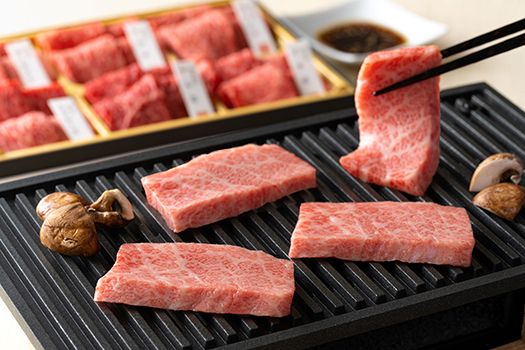 【カネ吉山本】近江牛【琵琶】すき焼き2種・焼肉6種盛り合わせ2段重【Y161W1】（国産牛　和牛　ブランド牛　ブランド和牛　黒毛和牛　牛肉　肉　高級　人気　おすすめ　神戸牛　松阪牛 に並ぶ 日本三大和牛 近江牛）