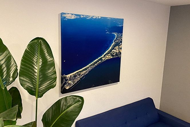 【簡単】思い出の写真で作る丹後ちりめん特大ファブリックパネル　サイズ：約90cm×90cm インテリア 雑貨 アートボード アートパネル オーダーメイド お洒落 ちりめん オリジナル プレゼント 贈り物 誕生日 敬老の日 母の日 父の日 壁掛け　DZ00013