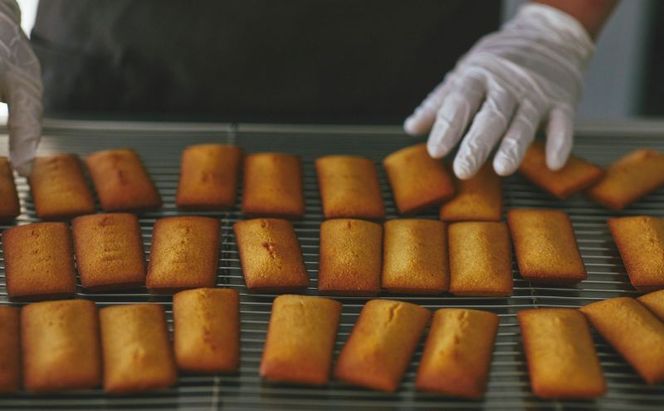 焼き菓子詰め合わせ　La Boîte à bonheur  -la fleur -クッキー缶＋フィナンシェ9個 焼菓子 グルテンフリー 米粉 スイーツ 洋菓子 プレゼント ギフト 贈り物 茅ヶ崎市 神奈川