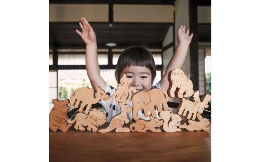 【CF-R7hbk】YKS036　山のくじら舎 陸パズル 木製 玩具 知育玩具 おもちゃ パズル 男の子 女の子 かわいい おしゃれ ギフト 包装 ラッピング プレゼント 贈り物 贈答 出産祝い 誕生日祝い のし 熨斗対応 高知県産