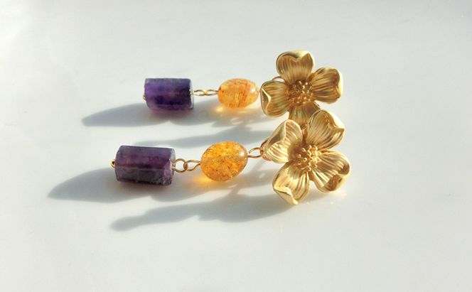 antique flower ピアス アクセサリー 花 天然石 1個 [Q]handmadejewely【ゴールド イエロー パープル ロング シンプル   可愛い ハンドメイド ジュエリー 手作り  職人 上品 華やか ドレス 大人の雰囲気 落ち着いた ギフト プレゼント 母の日】