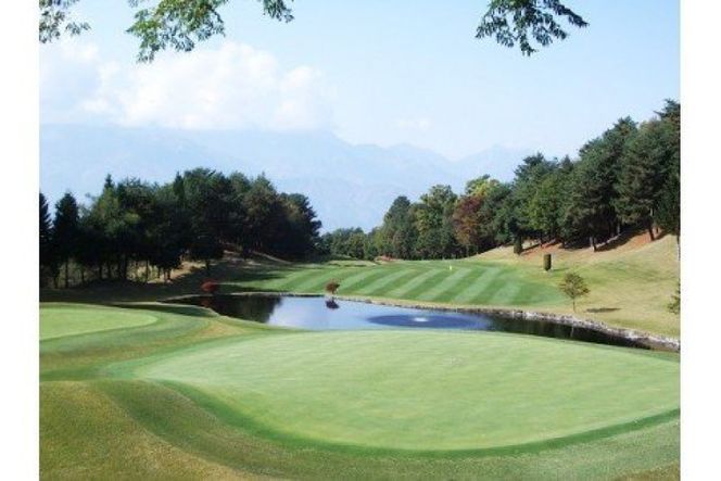 【甲斐ヒルズカントリー倶楽部】 ゴルフ場利用券 ゴルフ 施設利用券 A 3,000円×10セット 30,000円分 [甲斐ヒルズカントリー倶楽部 山梨県 韮崎市 20745320] チケット 宿泊 体験 体験型 ゴルフ場