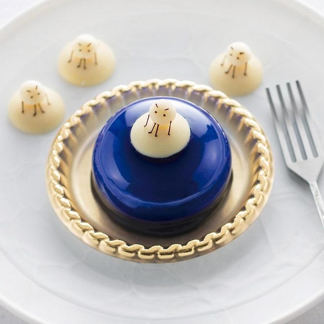 Blue Jewel ブルージュエル - Gift Box of 6 piece -　【お菓子・チーズケーキ・ブルーの輝き・宝石・スイーツ・レアチーズケーキ・ヨーグルト・濃厚・ホワイトチョコレート・ブルーベリー味】 041009_CZ002