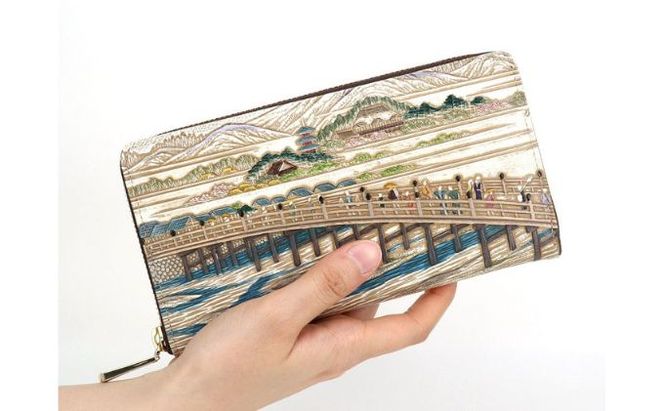 【文庫屋大関】大容量　ぐるっとファスナーの長財布　浮世絵　三条大橋【皮革工芸品】 ファッション 小物 仕切り カードポケット ロングポケット 