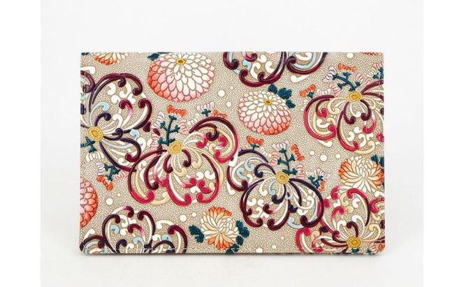 ケース パーソナルホルダー 乱菊 赤紫 文庫屋大関 ポーチ 通帳ケース 通帳入れ カードケース パスケース 通帳 収納 保管ケース 本革 革 皮革 工芸品 工芸 雑貨 和柄 和 日本製 東京