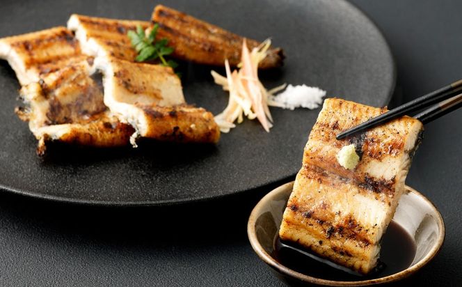 ＜職人手焼き九州産うなぎ 白焼き1尾（2切れ）計130g前後＞翌月末迄に順次出荷【c694_sk_x2】