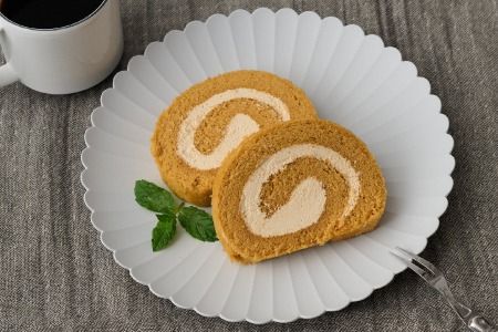 【プレミアム米粉ロールケーキ】自家製焦がしキャラメルロール【グルテンフリー 誕生日 ギフト 洋菓子 焼菓子 キャラメル】(H053289)