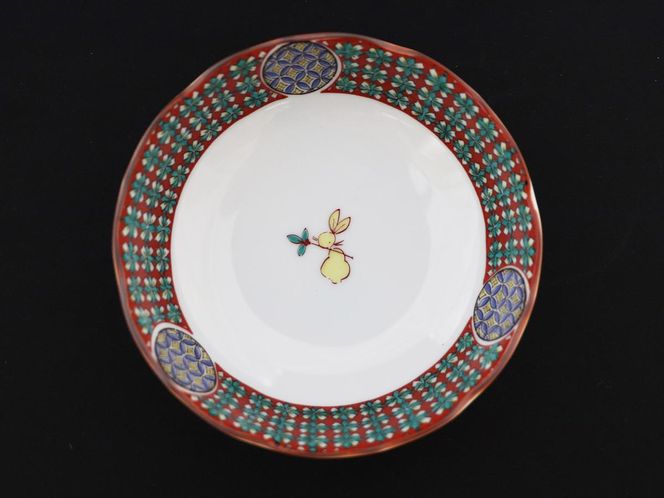 九谷焼　4号小鉢揃 うさぎ　a01 食器 キッチン雑貨 キッチンアイテム 雑貨 小物 お皿 小皿 食卓 テーブルコーディネート 