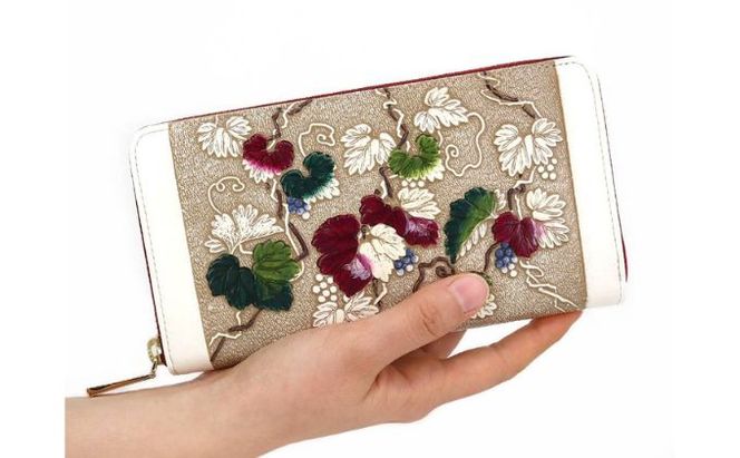 【文庫屋大関】 大容量　ぐるっとファスナーの長財布　野葡萄【皮革工芸品】 ファッション小物 民芸品 