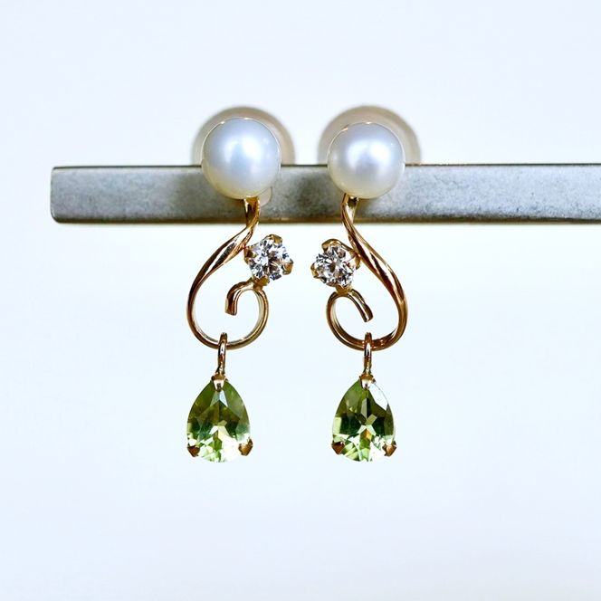 K10YG(10金) イエローゴールド ペリドット パール ピアス 揺れる 保証書付 2066 242-051-d