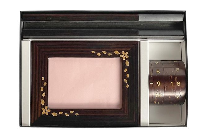 角館樺細工《冨岡商店》秋田大学×伝統工芸品 万年カレンダー【遙か】|02_kdk-572401