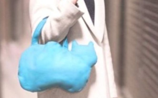 オリジナルネコ型トートバッグ　デニム ファッション かばん ふわふわ エコファー ネコ好き ネコグッズ ネコの形 ネコの形のバック 手持ちバック デニム生地 