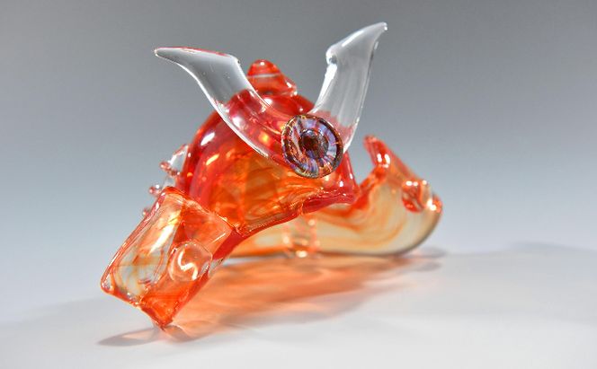 「兜飾り赤」 -端午の節句-〈ガラス プレゼント 端午の節句 男の子 兜 かぶと 孫 かわいい インテリア 置物 玄関  コンパクト 工芸品〉 