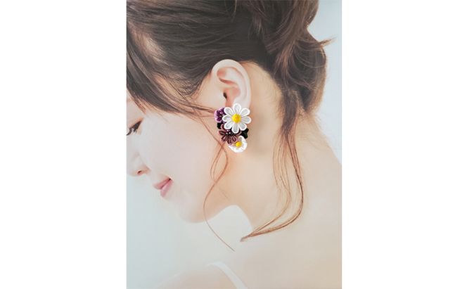 つまみ細工 マーガレット ピアス アクセサリー 工芸品 お花 手作り 職人 手仕事 伝統工芸 和風 かわいい アシメトリー 大人可愛い アクセ 受注生産 つまみ細工工房ちより。 送料無料 岐阜県 安八町