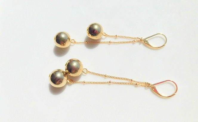 celebration ピアス 天然石 アクセサリー 1個 [Q]handmadejewely【ゴールド  ロング シンプル   可愛い ハンドメイド ジュエリー 手作り  職人 上品 華やか ドレス 大人な雰囲気 ギフト プレゼント ラッピング 結婚式 アシンメトリー】