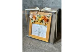 ブリザードフラワーのフォトフレーム（木製スタンドタイプ)【イエロー】 322032_GC003VC03