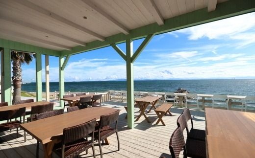 【ビーチフロント】【知多半島　美浜町】当店名物〈大あさり〉などが楽しめる 地元美浜町の『贅沢地物浜焼き 10品 コース』ペアチケット