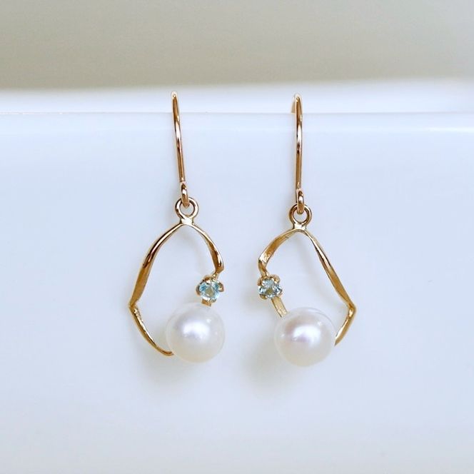 K10YG(10金) イエローゴールド 揺れる ブルートパーズ&パール ピアス 保証書付 G-034 242-044-d