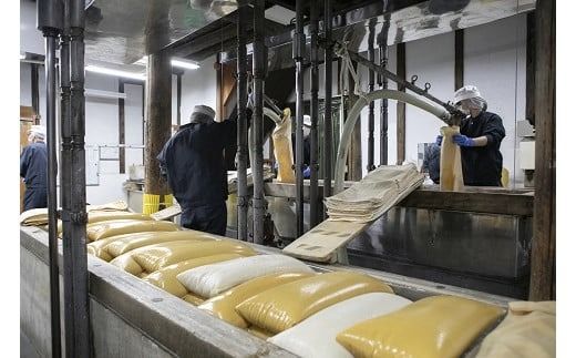 新春限定 三河 本みりん 九重櫻 干支ラベル3本セット(500ml×3本) みりん ミリン 味醂 発祥 三河 醸造のまち 碧南 国内産 水稲もち米 米こうじ 簡単プロの味に 本格米焼酎 全国酒類品評会 名誉大賞 受賞 調味料 料理 本格 厳選素材　H002-085