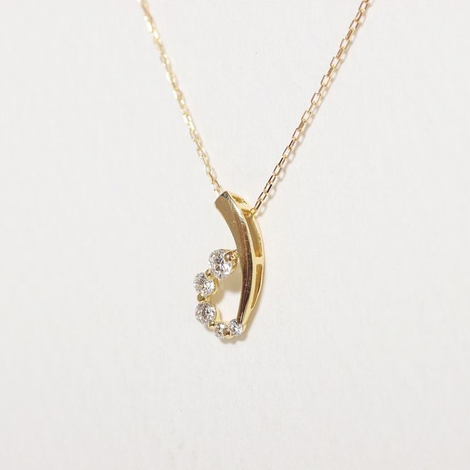 K18 0.12ct グラデーションダイヤモンドペンダント　BQ-205