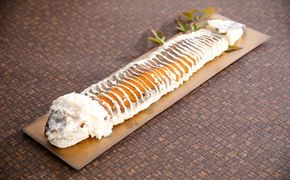 近江本にごろ　ふなずし　【600g×1尾（スライス）】【AD16W】（滋賀県　近江八幡市）