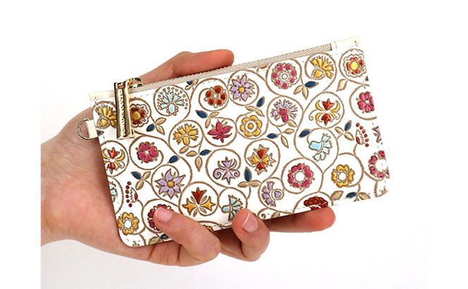 【文庫屋大関】すっきりカードケース　金唐小花【皮革工芸品】 ファッション小物 雑貨 フラグメントケース 小銭入れ付き 収納 スマート 日本製 花柄 