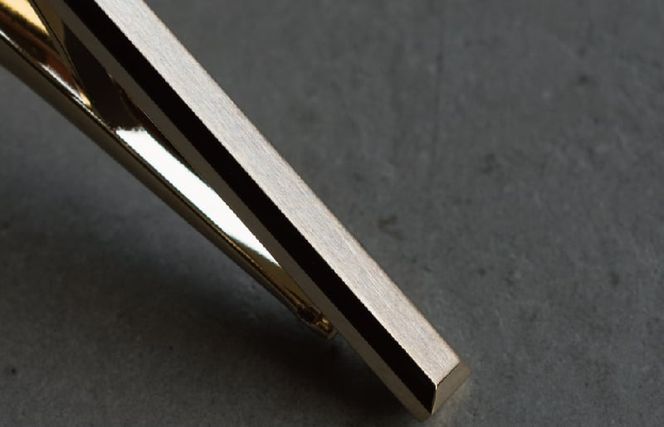 G2831 ４面カットネクタイピン ライトゴールド