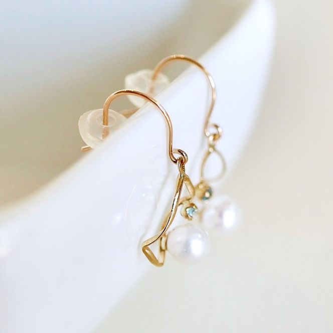 K10YG(10金) イエローゴールド 揺れる ブルートパーズ&パール ピアス 保証書付 G-034 242-044-d