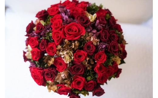 【日付指定可能】プリザーブドフラワーローズ60輪のアレンジメント  薔薇 バラ ギフト プレゼント ラッピング 産地直送 インテリア お花 フラワー  ボリューム満点 H193-031