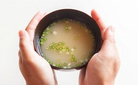 【 全12回 定期便 】簡単 味噌汁 17杯分 糸島 鯛 液みそ 1本 （ 乾燥具材付 ） 《糸島》 【糸島食品】 [ABE025] 味噌 鯛 液体みそ 朝食 無添加 朝食 真鯛 味噌 みそしる みそ汁