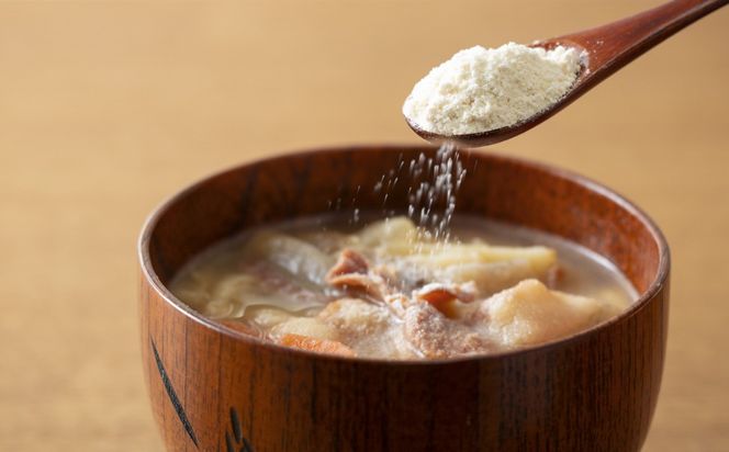 たとえばお味噌汁に入れて！酒粕でカラダがよろこぶ発酵習慣を。粉末だからかけるだけ。酒粕粉末 1kg（1kg×1袋）菜々粉々屋（ななここや） 酒かすここ │ 国産100% 無添加 無香料 保存料不使用 発酵食品 食物繊維 グルタミン酸 ビタミンB 亜鉛 葉酸 アミノ酸 粕汁 味噌汁 スープ 卵焼き だし巻き 甘酒 ヨーグルト からあげ 青汁 お菓子作り 三重県 四日市市 ふるさと納税