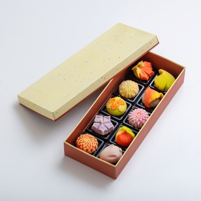 【スイーツ】ずーっと、眺めていたくなりますが、お早目にお召し上がりください。「夢菓子工房ことよ」季節の練り切り菓子 秋篇10個-[G653] 