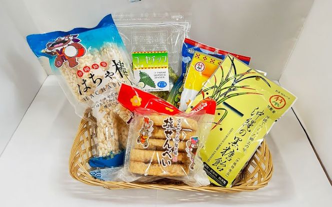 沖縄市のお菓子 たっぷり詰め合わせセット (ゴーヤチップス・はちゃ棒・塩せんべい・飴玉) お菓子 銘菓 詰め合わせ 沖縄市 / 沖縄市観光物産センター夢プラザおきなわ[BCBE004]