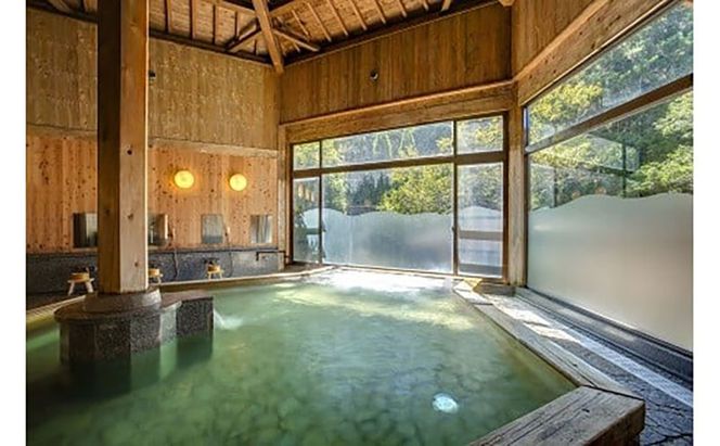 自然に包まれた天然温泉と純和風造りの閑静なたたずまいの一軒宿でリフレッシュ。ペアご宿泊券