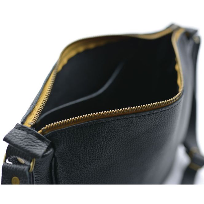 益子の革工房maharoのラウンドショルダーバッグ（L）ブラック｜栃木県 益子町 ふるさと納税 ショルダーバッグ バッグ 牛革 手作り (AX117-3)