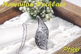 ハワイアンネックレス プラチナ PT900 リーフモチーフ 手彫り彫刻 花 葉 波【f117-pt】 [株式会社オーダーメイドジュエリーメイ 山梨県 韮崎市 20743783] アクセサリー アクセ ハワイアン ネックレス ジュエリー レディース