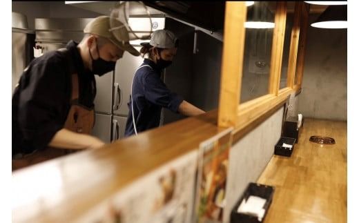 ベギラマ冷凍チキンレッグスープカレー4食入り セット 冷凍 ベギラマ ご当地グルメ スープ 丸ごとチキン 野菜 後入れスパイス 辛味スパイス 辛さ調節 簡単調理 真空パック 便利 人参 長芋 かぼちゃ レンコン ゴボウ ブロッコリー お取り寄せ 北海道 函館市 送料無料_HD107-001