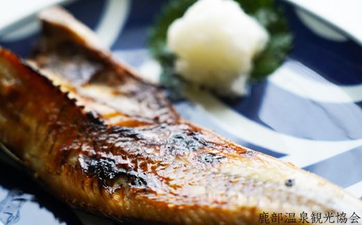 【定期便】 計3回 軽石干し北海道産ホッケ 2尾