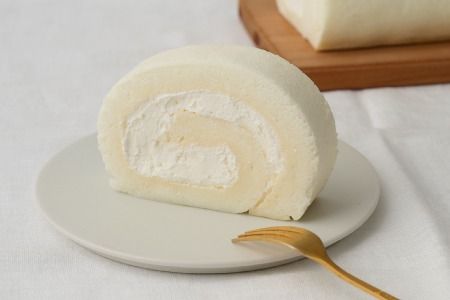 【定期便4回】プレミアム米粉ロールケーキ 8種セット【グルテンフリー 保存料不使用 贈り物 お歳暮 お中元 お祝】(H053325)