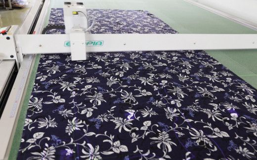 レディースかりゆしウェア　クマノミと亀とヒトデ柄　コン　9号　S1129