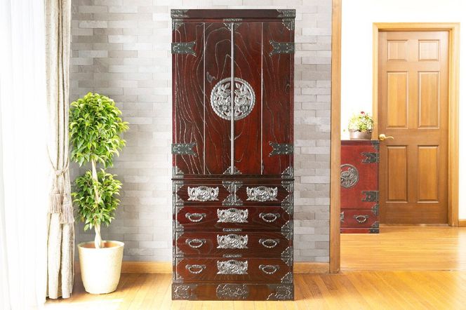 仙台箪笥 仙台仏壇55号(抽斗) 拭き漆塗り (申込書返送後、1ヶ月～6ヶ月程度でお届け) 欅産業 職人 おすすめ 船箪笥 [インテリア タンス 収納 家具 和 モダン 高級 和箪笥 小箪笥 伝統 工芸品 仏壇 仏具 神具 飾り棚 欅 漆塗 彫金 金具 装飾 仙台箪笥 船箪笥 舟箪笥 宮城 利府 欅産業]|06_kyk-320301