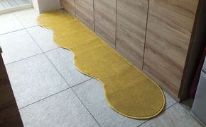 diw0093 北欧風キッチンマット ラグマットタイプ 45×240cm ピーナッツ型 ゴールド 抗菌防臭 SEK 織人しきもの屋工房