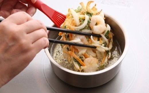 貝印 料理研究家 脇雅世監修 o.e.c ミニマ 片手鍋 15cm ガラス蓋付 2点セット 000DY5207 OEC オーイーシー IH ガスコンロ オーブン 対応 関市 キッチンツール 料理 おしゃれ 便利 なべ ナベ ふた フタ