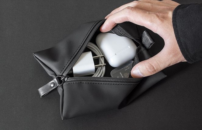 G2820 【スピード発送】タフトポーチ ブラック Mサイズ センターファスナー 約150mm×110mm